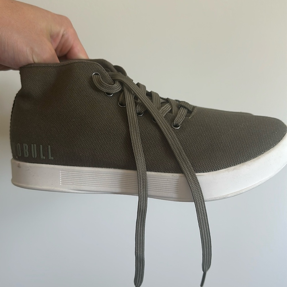 BRAND NEW NOBULL Mid Canvas Trainers